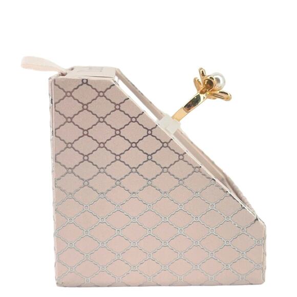 Dillards Double Daisy Floral Motif Faux Pearl Fashion Ring Womens Size 7 - Picture 5 of 6